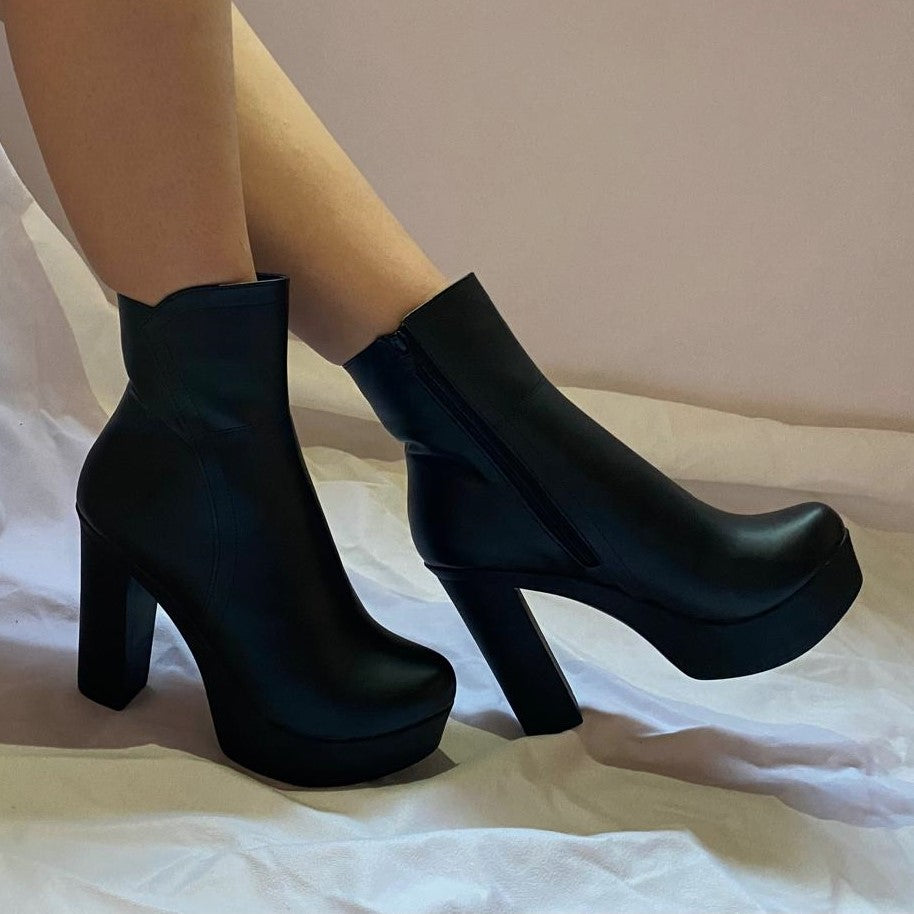 Botin de Mujer Negro Alto (BA68.N)
