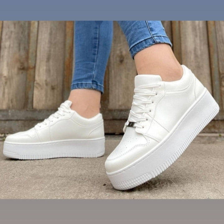 Zapatillas Blancas de mujer (ZT22.BL) - Gabybru Calzados