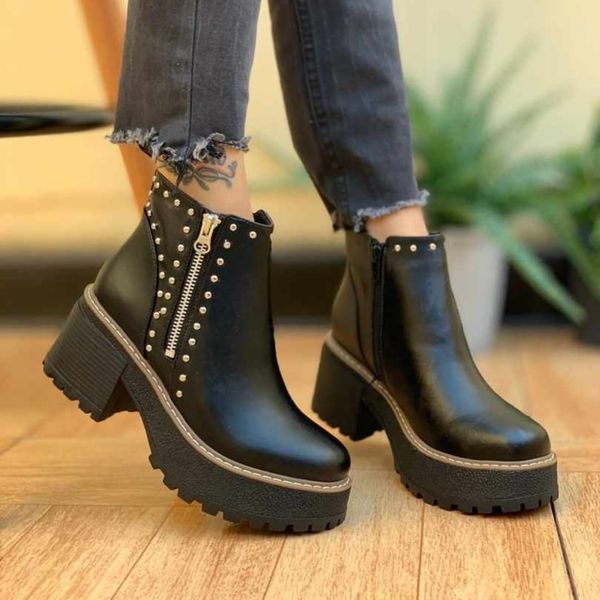 Botin de Mujer Negro  Tachas (BA3.N)