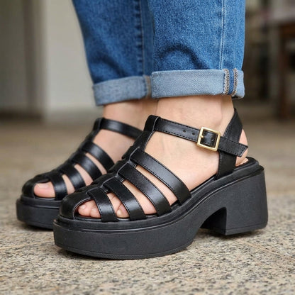 Sandalia Plataforma Negra Taco Ancho - Cangrejera con Hebilla Dorada (SL159.E)