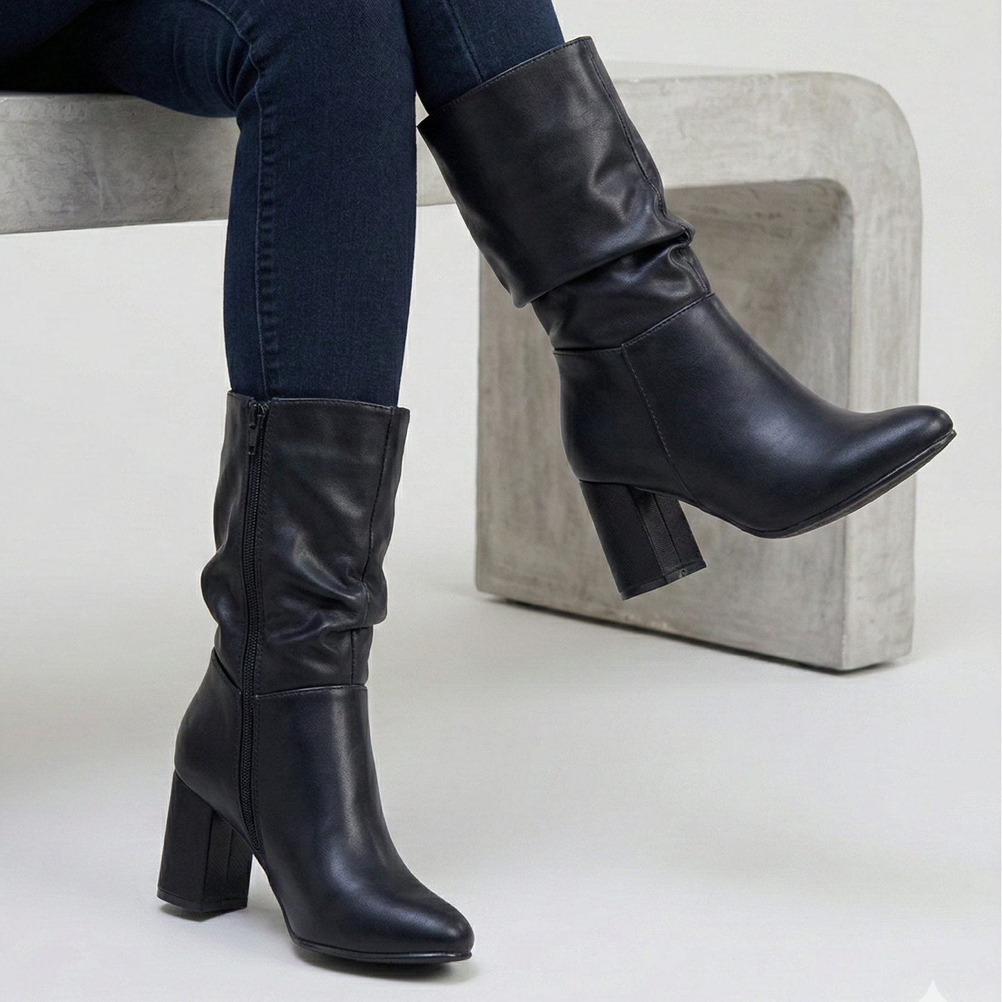Bota Alta de Mujer Negra (BT32.E)
