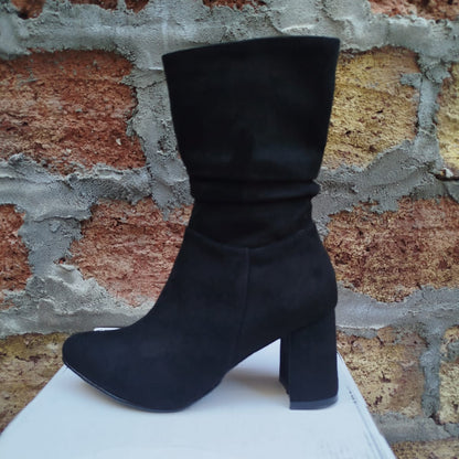 Bota Alta de Mujer Negra (BT32.N)