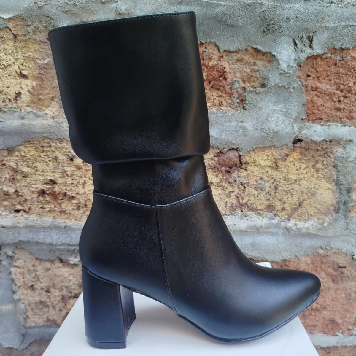 Bota Alta de Mujer Negra (BT32.E)