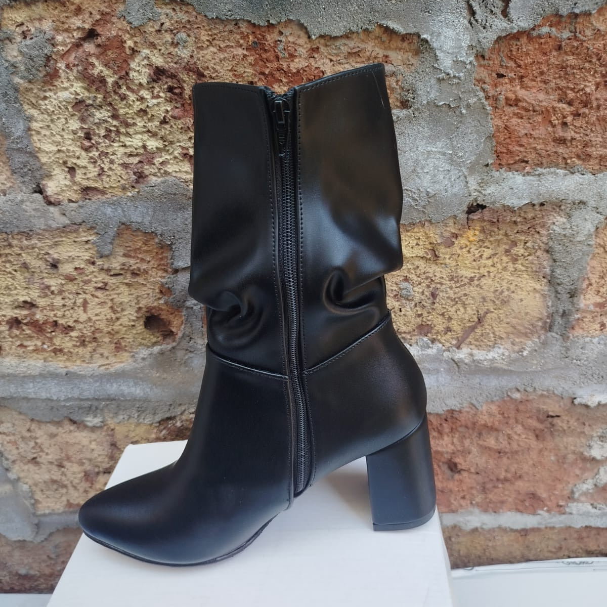 Bota Alta de Mujer Negra (BT32.E)