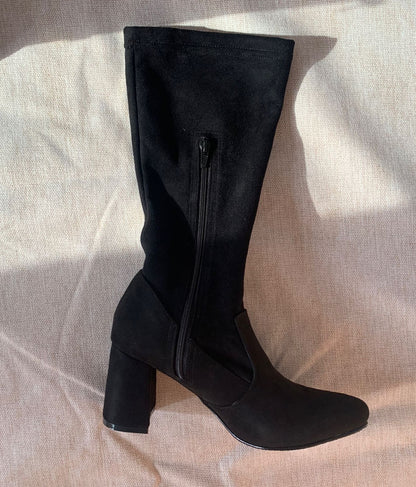 Bota Mujer Negro Gamuza Caña Media Taco Cuadrado (BT60.N)