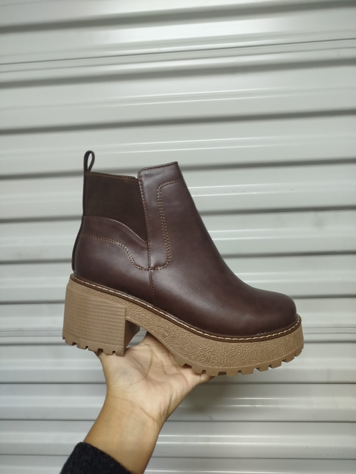Botin De Mujer Medio Cafe (BA131.EF)