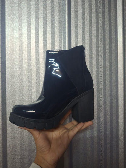 Botin de Mujer Negro Gamuza Charol Alto (BA151.N)