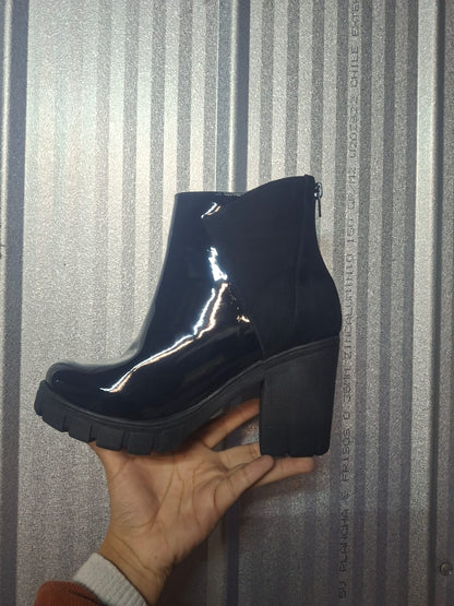 Botin de Mujer Negro Gamuza Charol Alto (BA151.N)