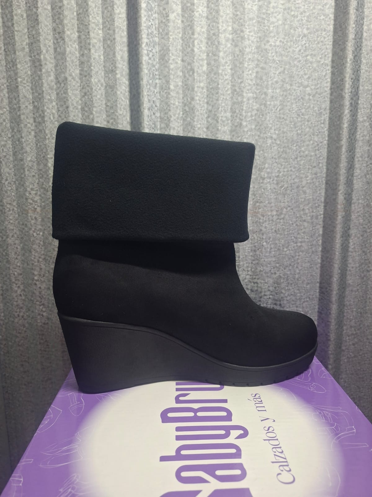 Botin Mujer Negro Gamuza Cuña (BA160.N)