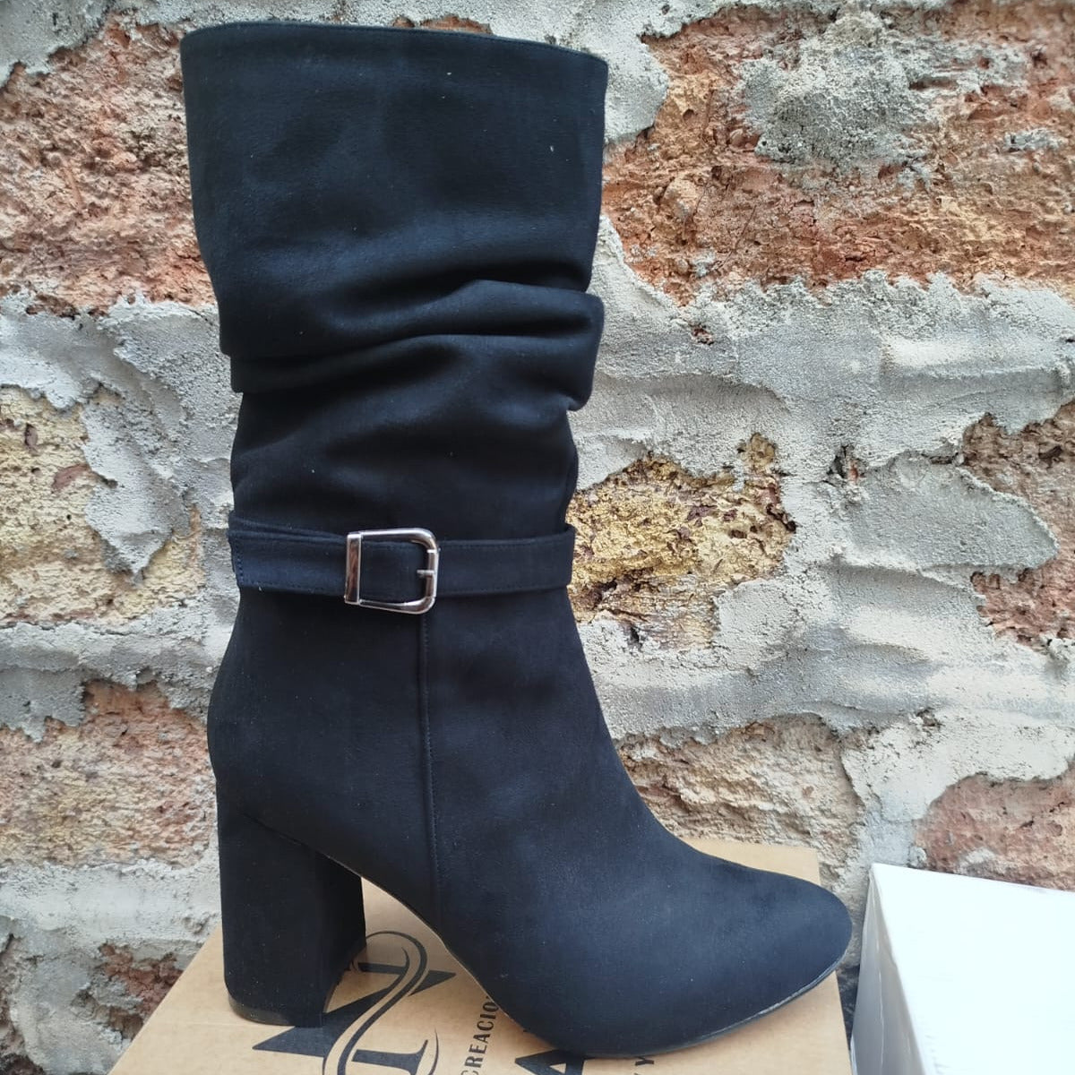 Bota Alta de Mujer Negra (BT33.N)