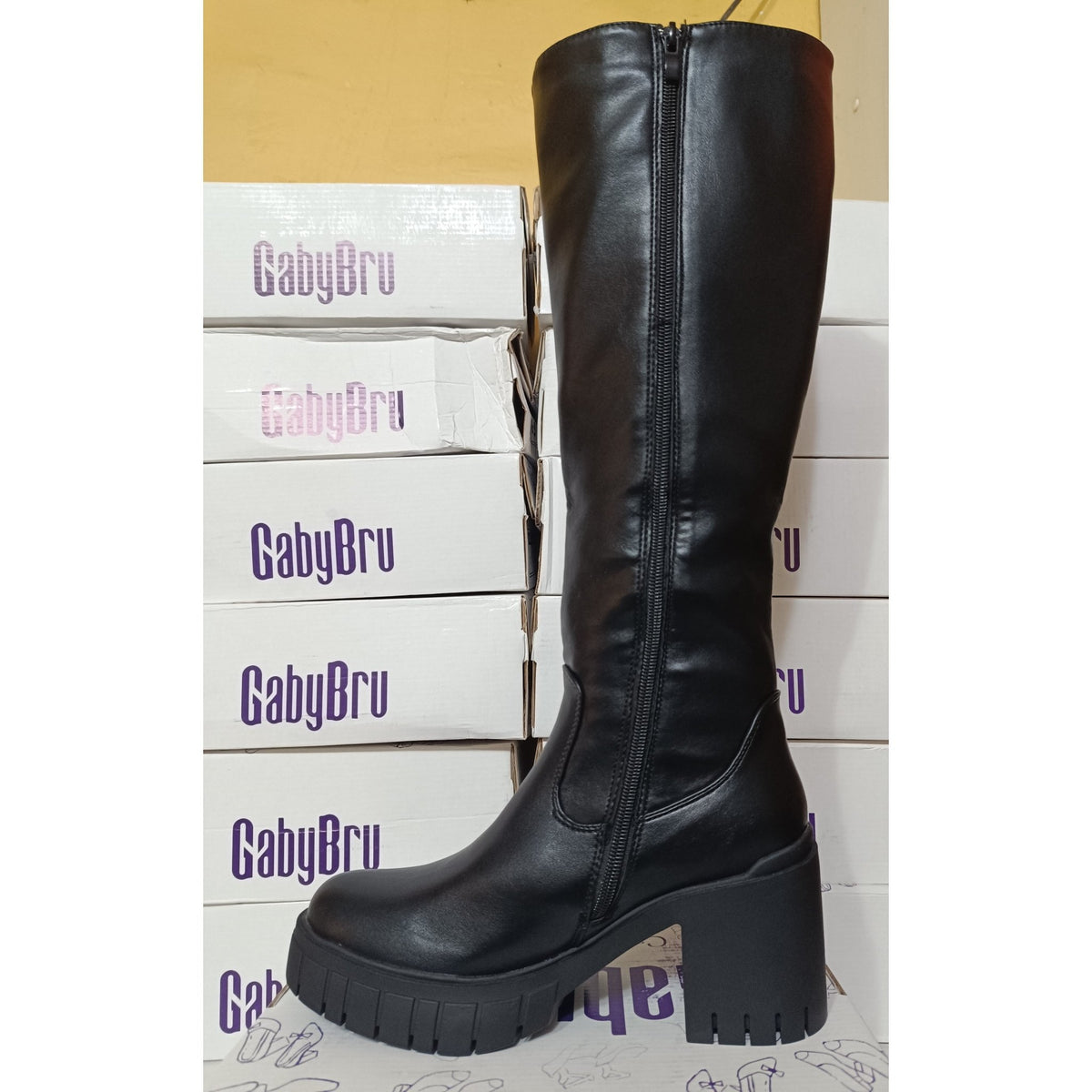 Bota Alta de Mujer Negra (BT18.EC) - Gabybru Calzados