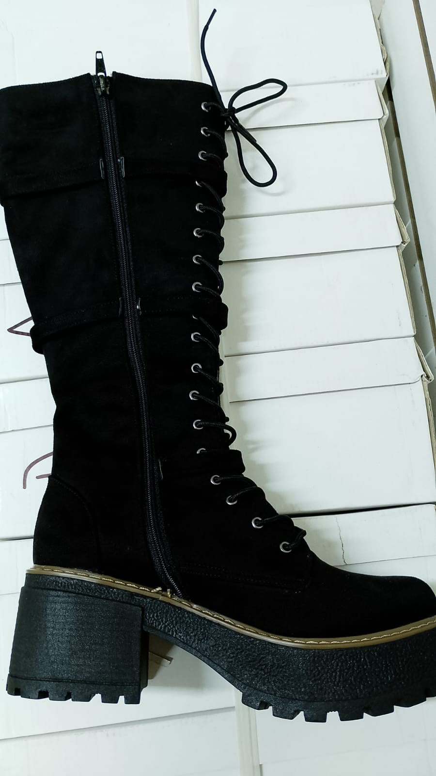 Bota de Mujer Alta Con Hebilla y Cordones (BT54.N) - Gabybru Calzados