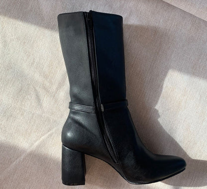 Bota de Mujer negra corta taco medio (BT56.E) - Gabybru Calzados