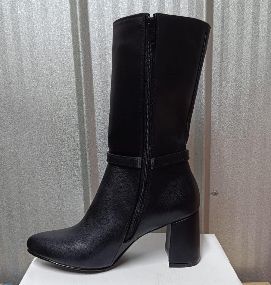 Bota de Mujer negra corta taco medio (BT56.E) - Gabybru Calzados