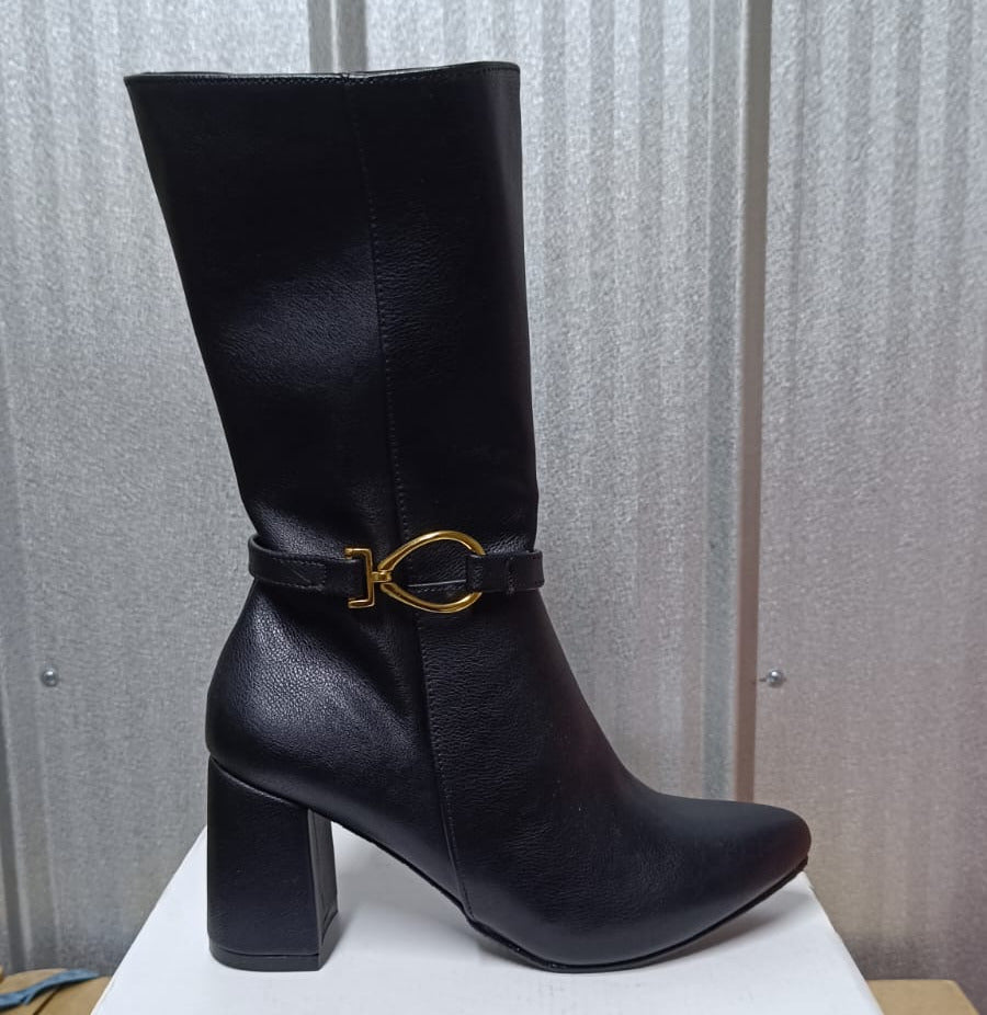 Bota de Mujer negra corta taco medio (BT56.E) - Gabybru Calzados