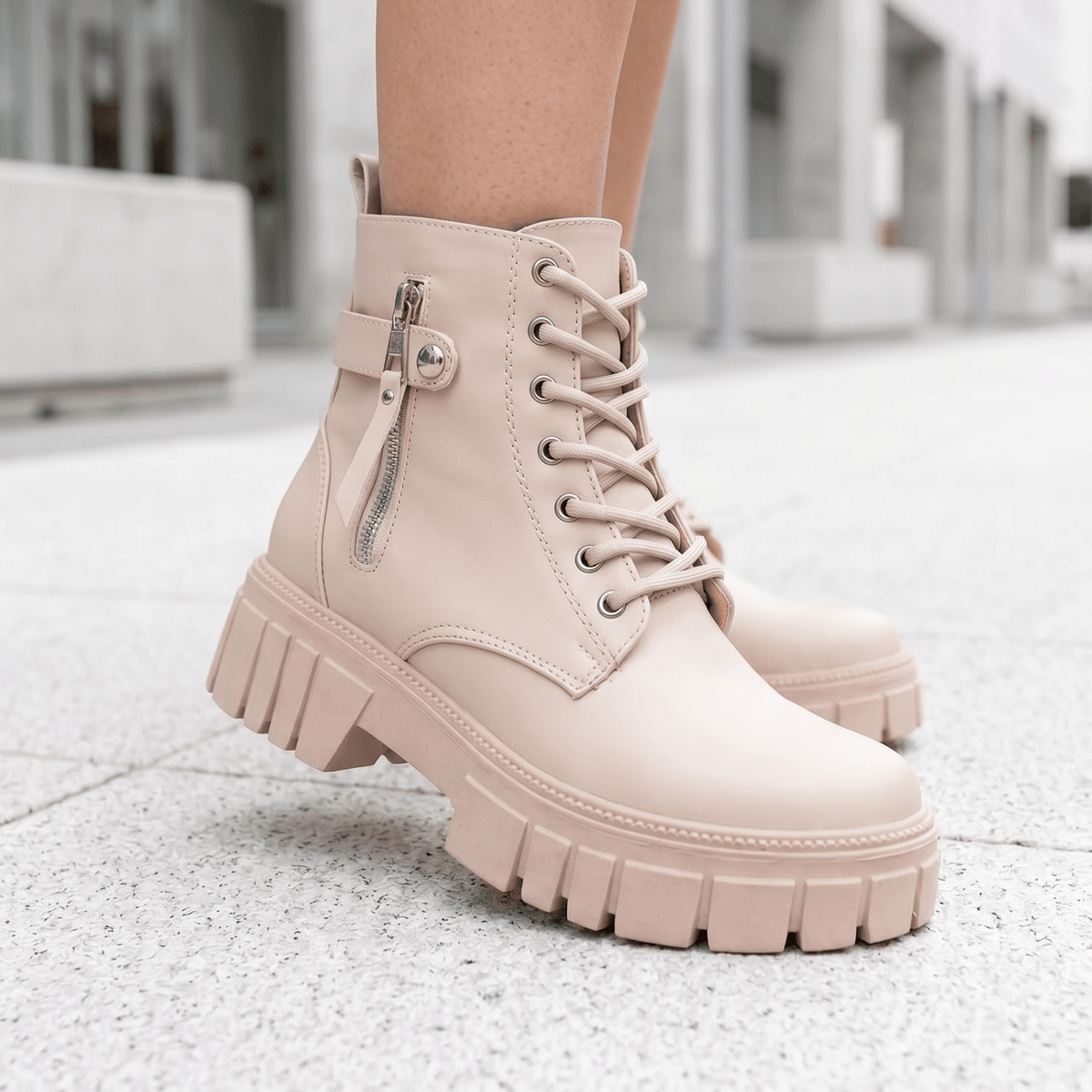 Botin De Mujer Bajo Color Hueso (BA118.u) - Gabybru Calzados