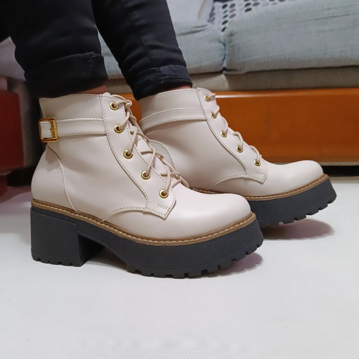Botin De Mujer Color Hueso (BA8.U) - Gabybru Calzados