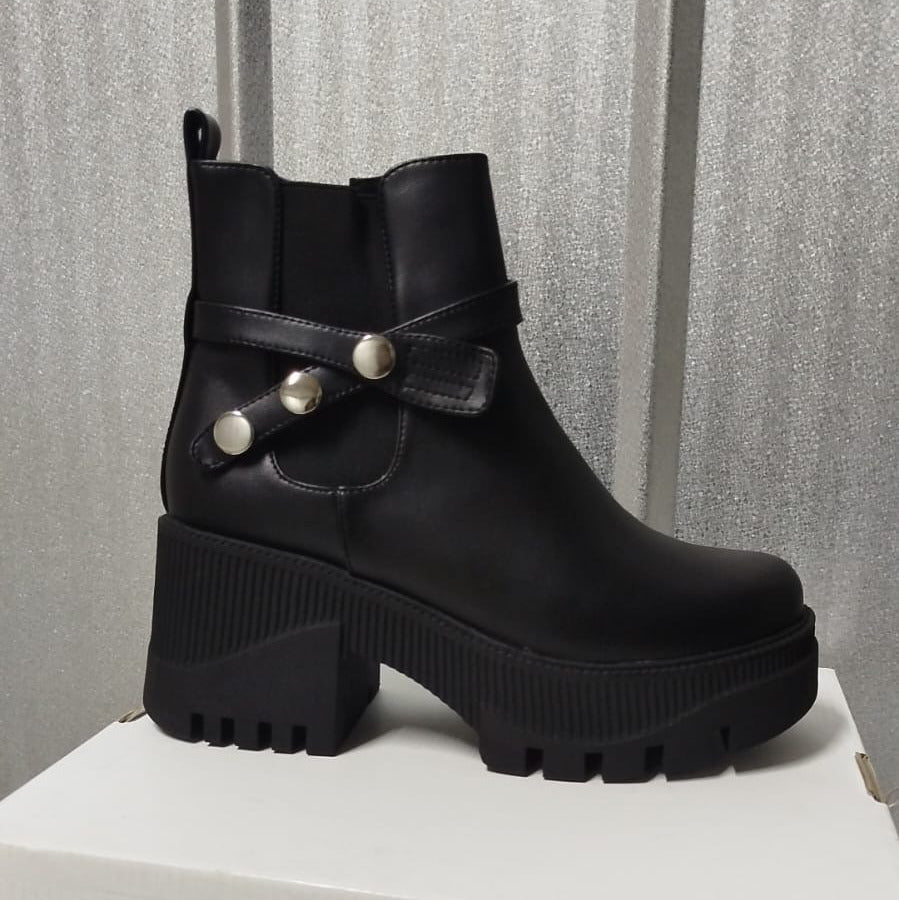 Botin de mujer Negro Alto (BA41.N) - Gabybru Calzados