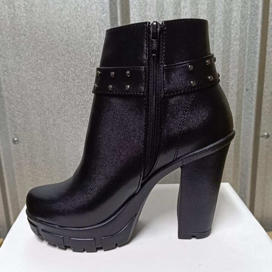 Botin de mujer negro Alto Liviano (BA115.E) - Gabybru Calzados