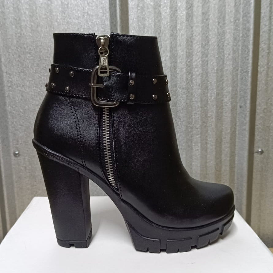 Botin de mujer negro Alto Liviano (BA115.E) - Gabybru Calzados