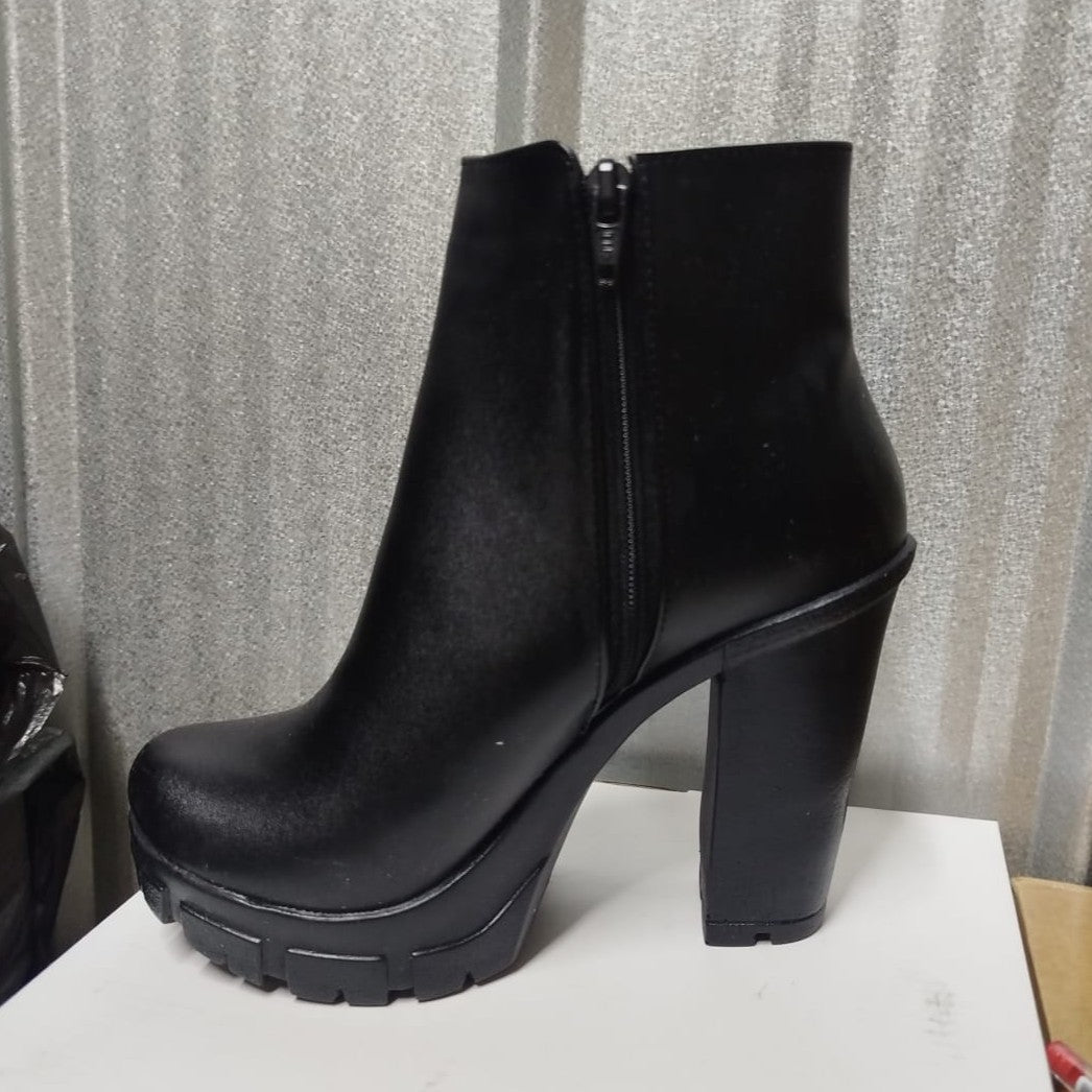Botin De Mujer Negro Alto Liviano (BA73.E) - Gabybru Calzados