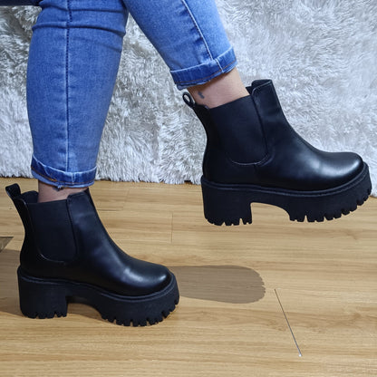 Botin de mujer Negro (BA82.E) - Gabybru Calzados