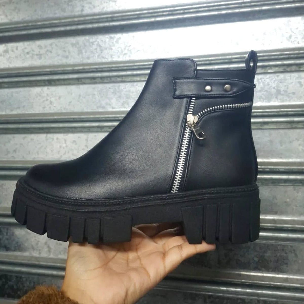Botin De Mujer Negro Eco cuero Plataforma Chunky (BA143.E) - Gabybru Calzados