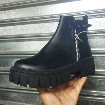 Botin De Mujer Negro Eco cuero Plataforma Chunky (BA143.E) - Gabybru Calzados