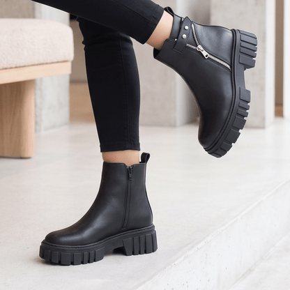 Botin De Mujer Negro Eco cuero Plataforma Chunky (BA143.E) - Gabybru Calzados