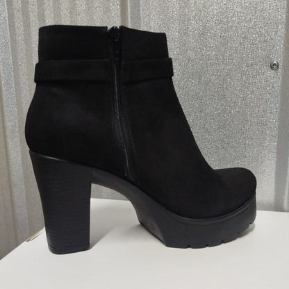 Botin de mujer negro taco alto gamuza (BA110.N) - Gabybru Calzados