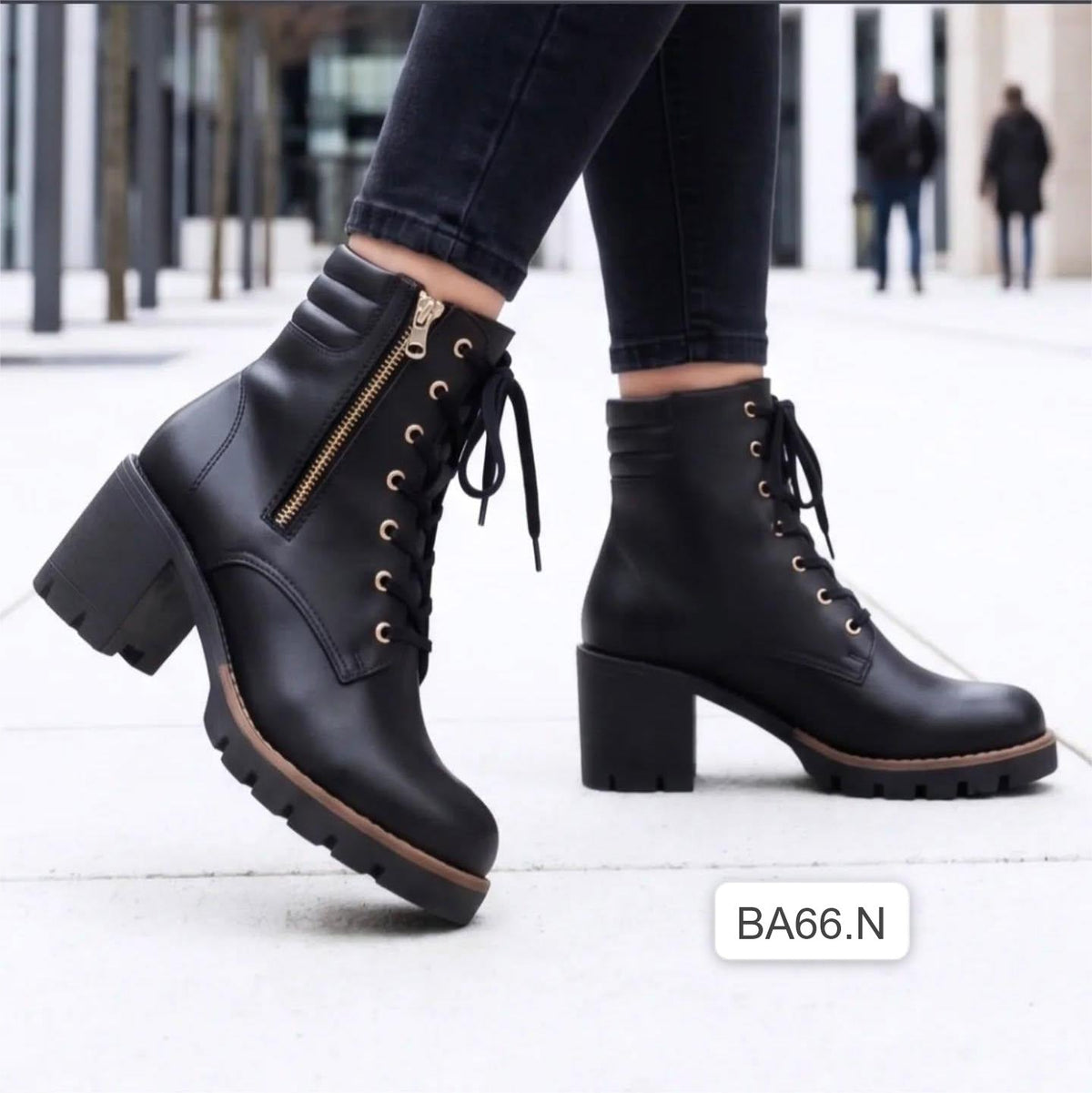 Botin mujer Negro con cordones taco cuadrado (BA66.N) - Gabybru Calzados