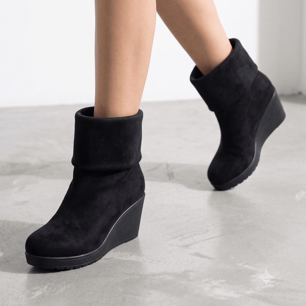 Botin Mujer Negro Gamuza Cuña (BA160.N) - Gabybru Calzados