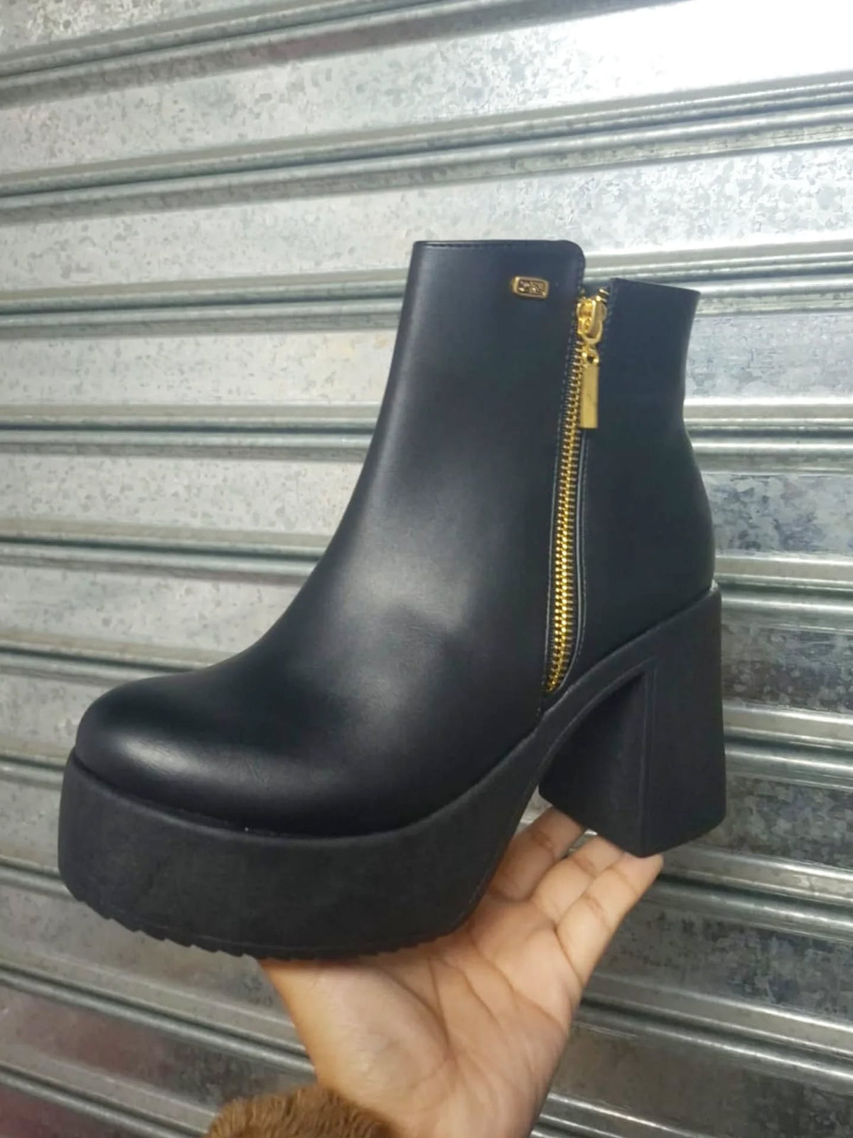 Botin Mujer Negro Plataforma Taco Cuadrado (BA147.E) - Gabybru Calzados