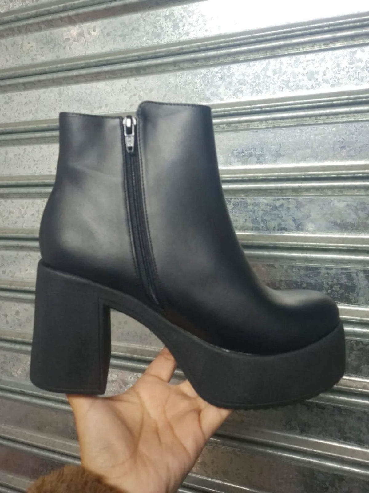 Botin Mujer Negro Plataforma Taco Cuadrado (BA147.E) - Gabybru Calzados