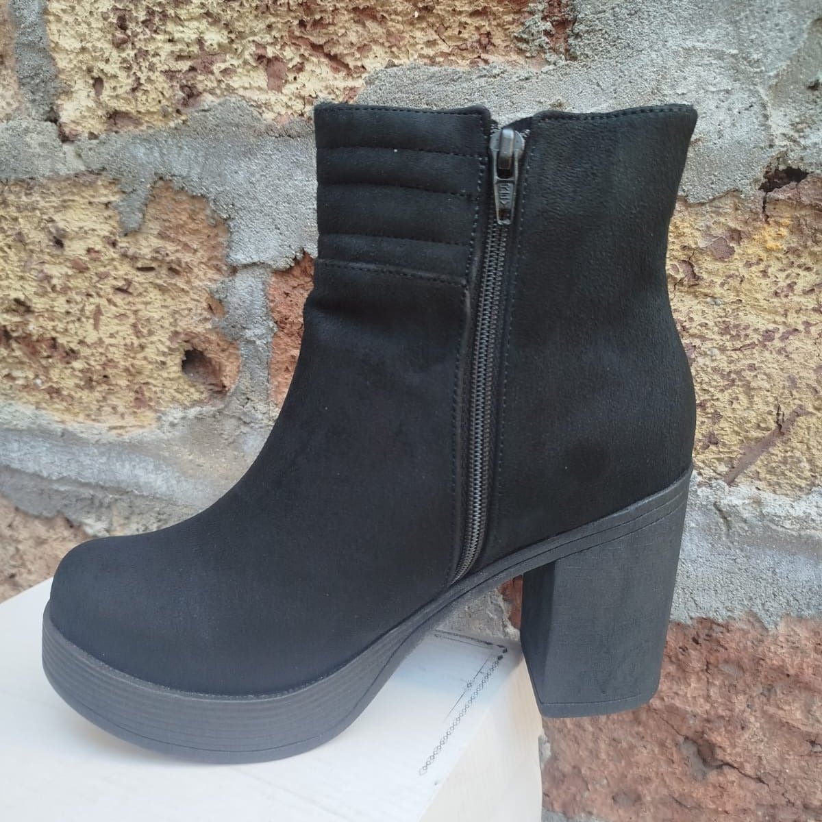 Botin Negro Mujer Taco Grueso Plataforma Gamuza Elegante(BA101.N) - Gabybru Calzados