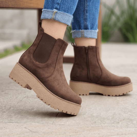 Botines de Mujer Café Gamuza tipo Chelsea Plataforma (BA154.MR) - Gabybru Calzados