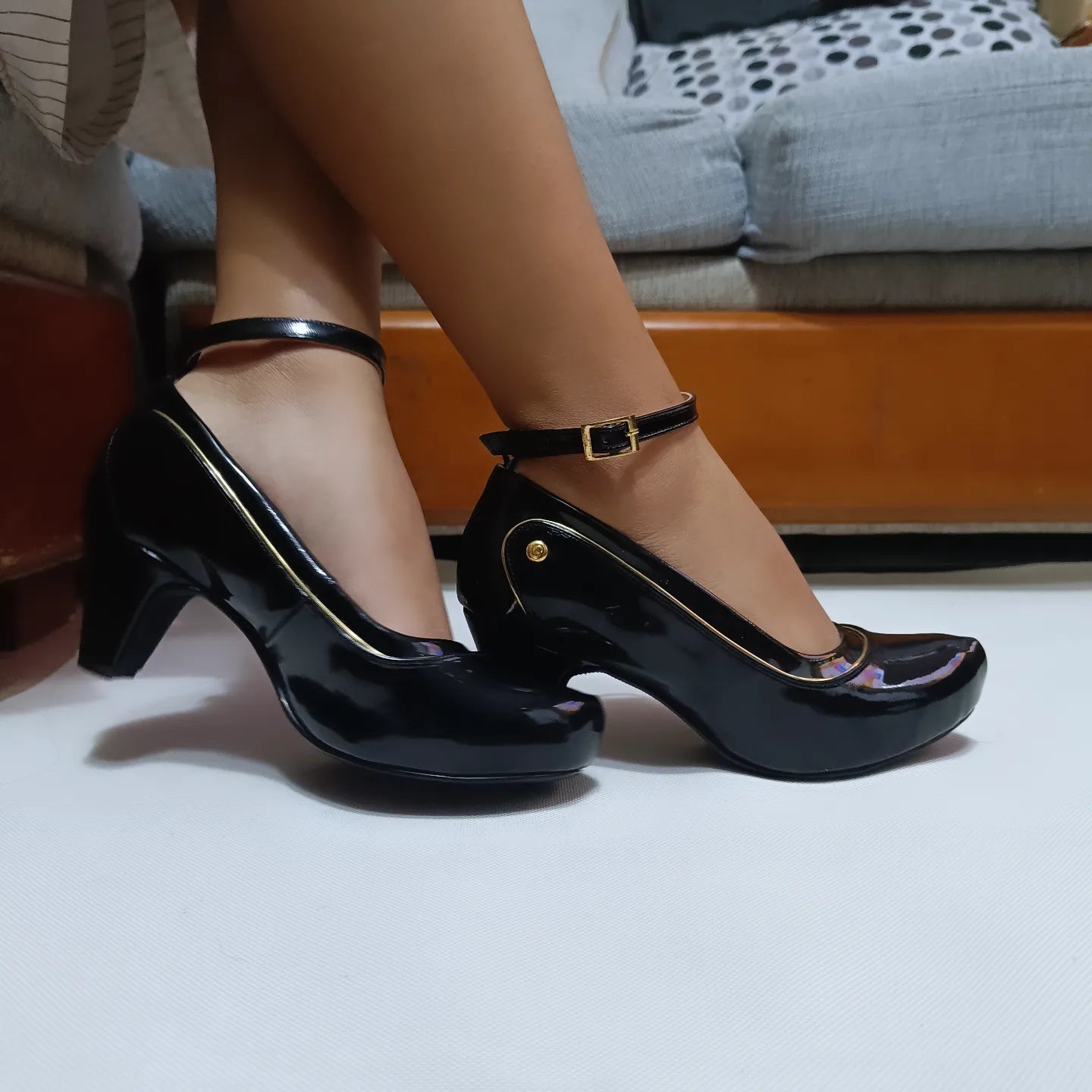 Zapato negro charol mujer bajo (H5.H)