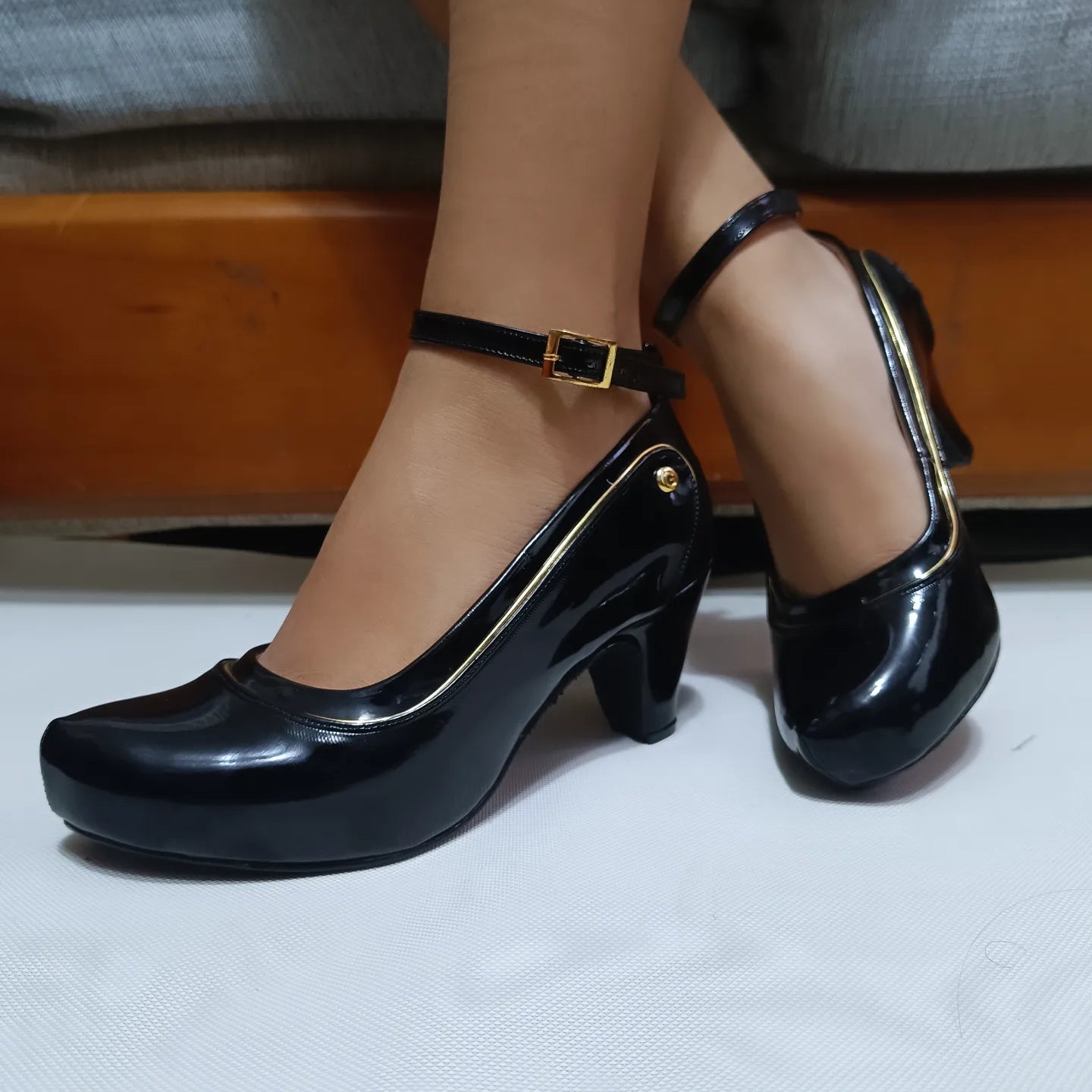 Zapato negro charol mujer bajo (H5.H)