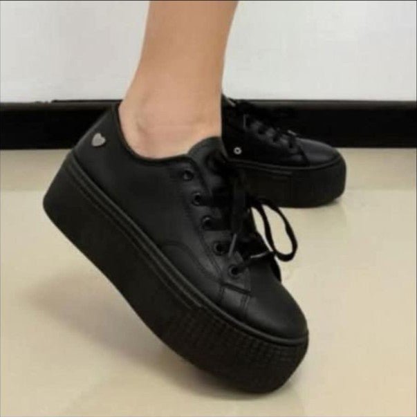 Zapatilla Mujer Negra (ZT26.N) - Gabybru Calzados
